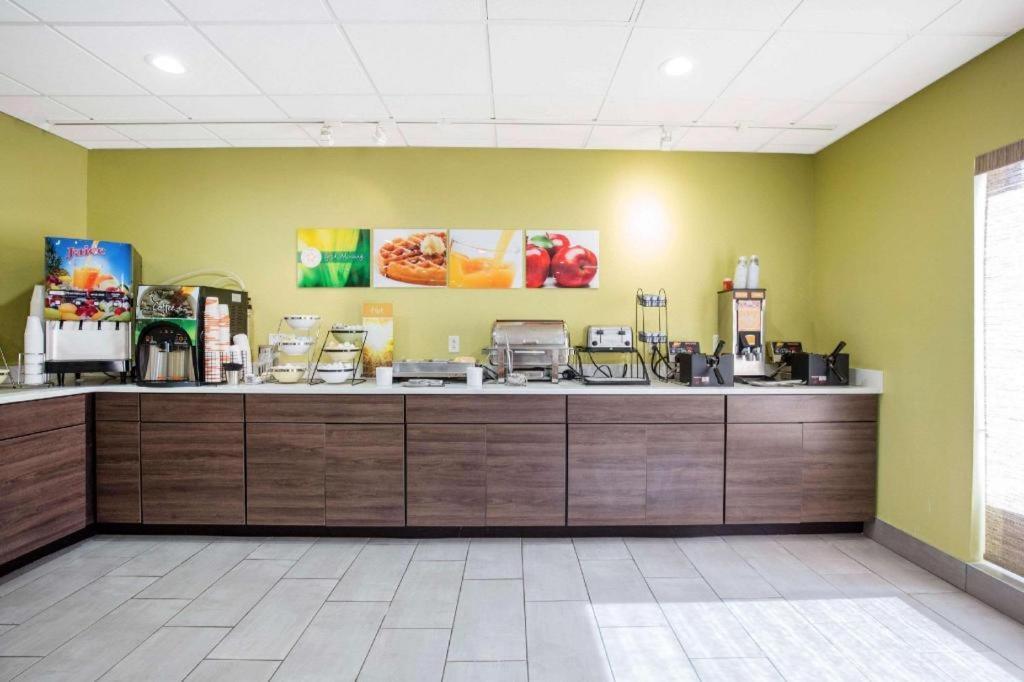 Quality Inn & Suites Arnold - St Louis Esterno foto