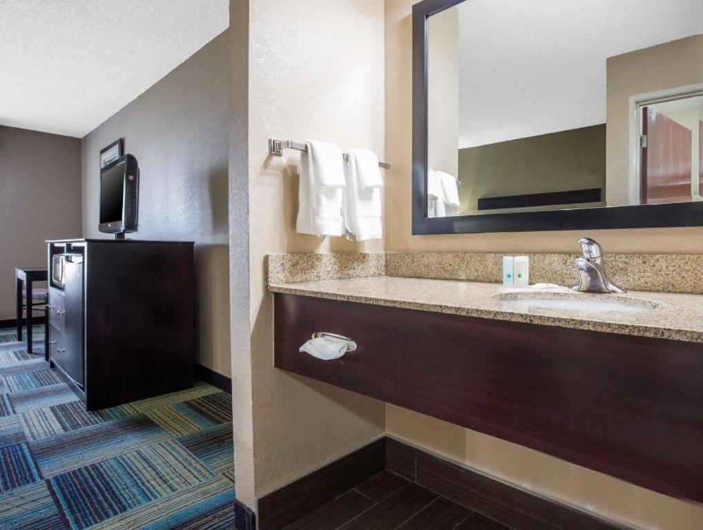 Quality Inn & Suites Arnold - St Louis Esterno foto